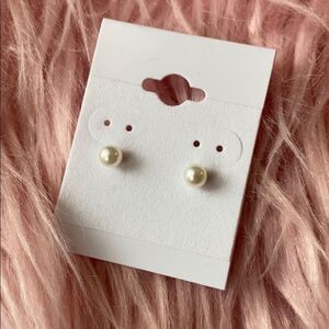 5/$20 — Medium Pearl Stud Earrings